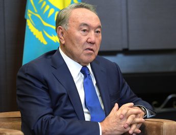 Исследование: Назарбаев управляет активами на $8 млрд через благотворительные фонды