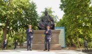 В Бишкеке открыли памятник казахскому поэту и писателю Абаю Кунанбай уулу