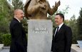 В Баку открыли памятник Чынгызу Айтматову