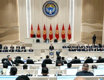 В Жогорку Кенеше избрали председателей комитетов